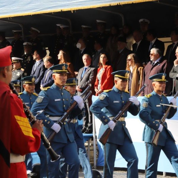 Conmemoraron el 212º aniversario de la Revolución de Mayo de 1.810.