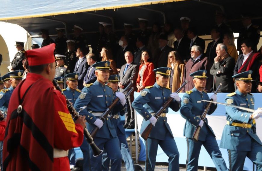 Conmemoraron el 212º aniversario de la Revolución de Mayo de 1.810.