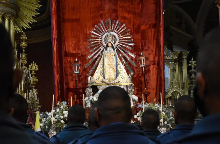 Misa en honor al Señor y la Virgen del Milagro