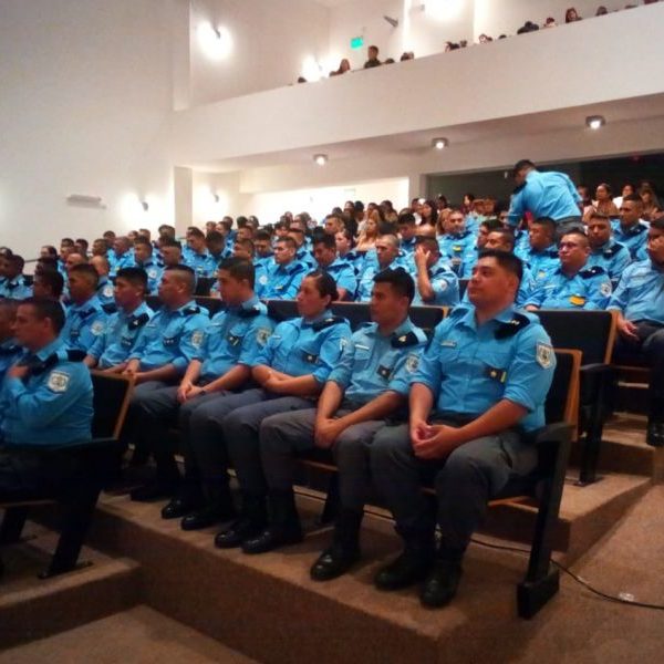 Reconocen a 180 agentes penitenciarios del norte provincial al grado inmediato superior